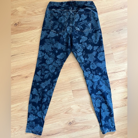 HUE denim floral jeggings size small - Picture 3 of 10